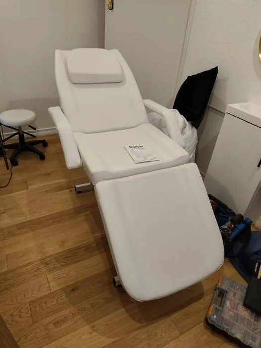 Beauty salon chair assembled